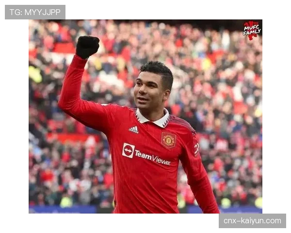 卡塞米罗头球击中远端立柱入网 定位球进攻中抢点能力突出